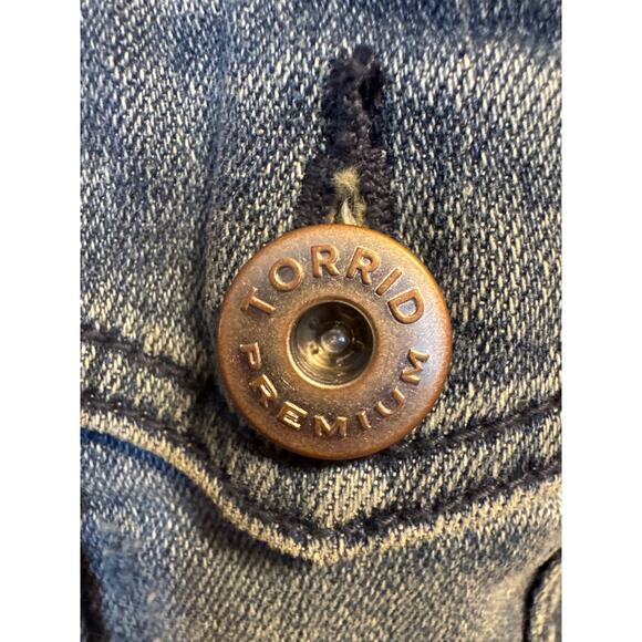 Torrid Fearless Embroidery Tiger Denim Women's Trucker Jacket 3X - Picture 5 of 8